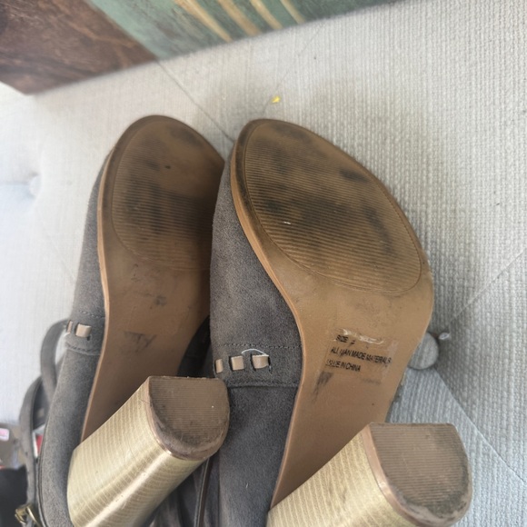 Venus Grey Wood Heels Boot, Size 8! NWOT! - Picture 4 of 9